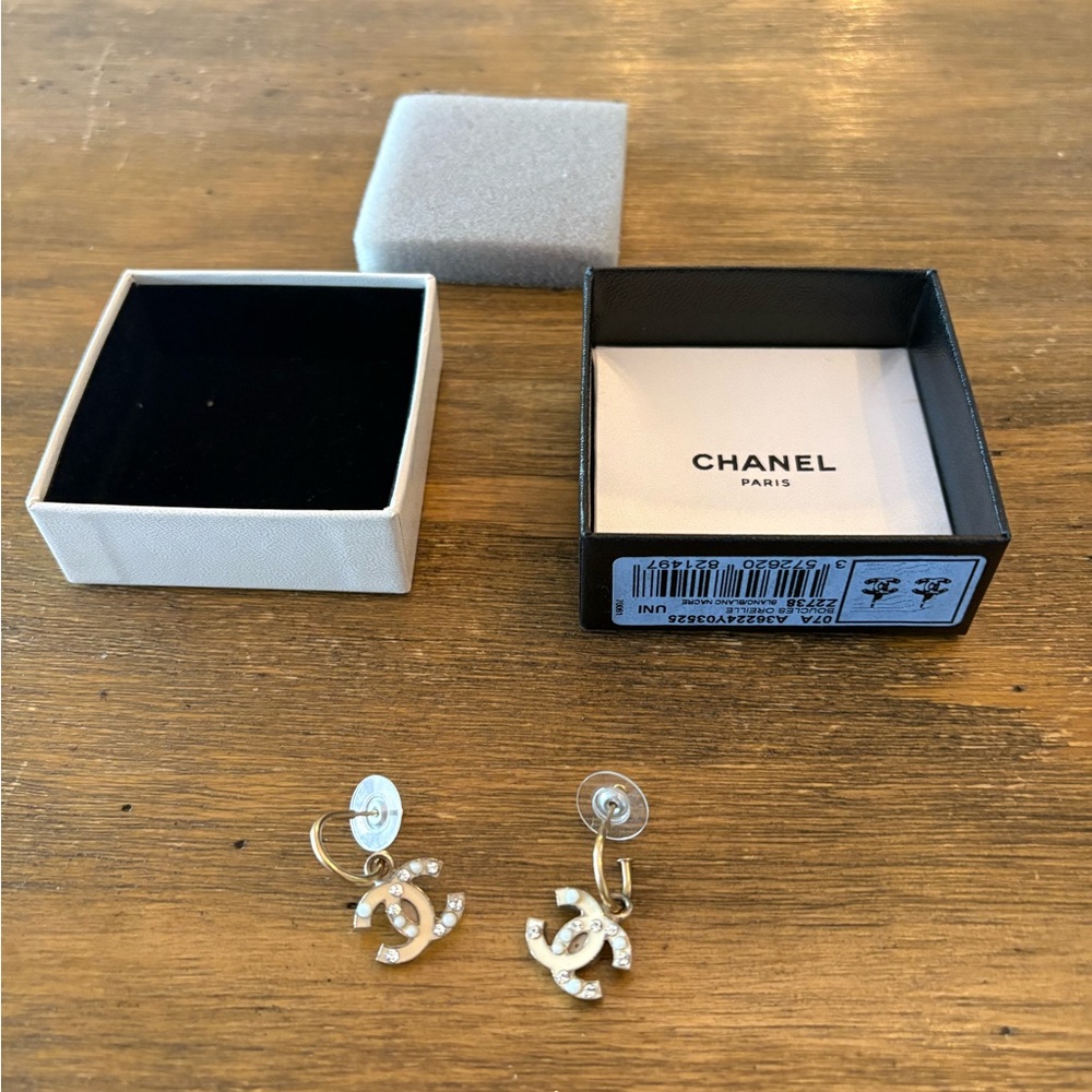 Chanel Gold Silver Interlocking Cc Earrings Boucl… - image 2